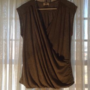 Elastic waist cross top